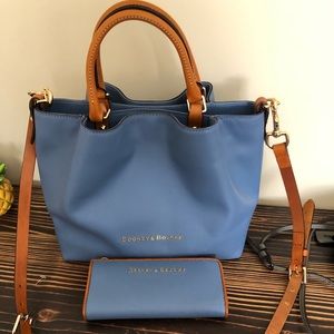 🌸Dooney & Bourke Barlow and Matching Wallet 🌸
